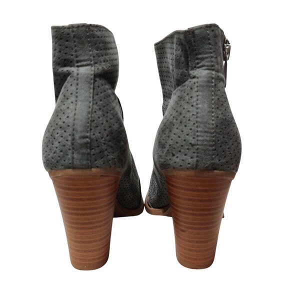 JustFab 7 Womens Gray Ankle Boots Perforated Faux Suede Block Heel Zip Booties - Picture 4 of 12